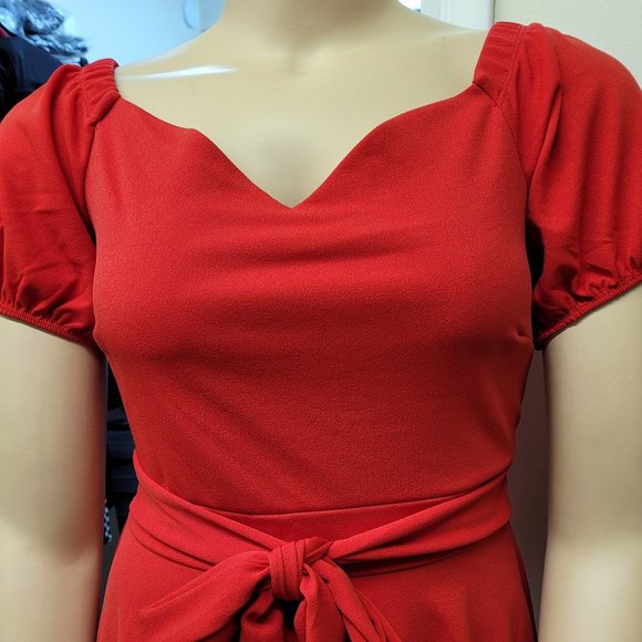 Gorgeous off the shoulder asymmetric hem T… - Picture 3 of 5